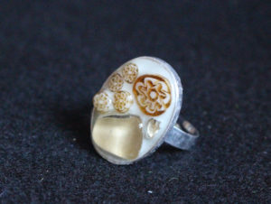 bague beige perles et millifiori