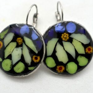 Boucles d'oreilles fleurs jaunes et vertes sur fond noir (BO 45)